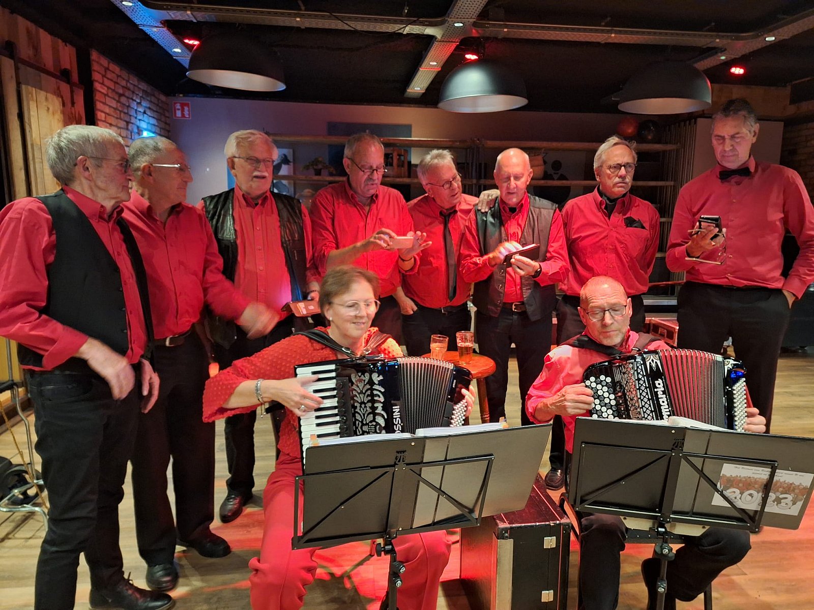 Nazit Zangcafé BS - foto's Wil Vendel en Lucie van Oerle