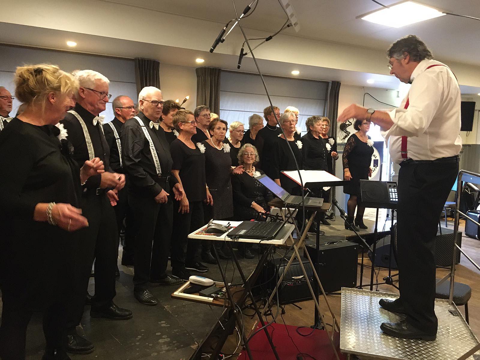 Herfstconcert Dongens Levenslied-foto's Foto's Cocky Verhoef, Krysia Aarts, Ton v.d. Laar